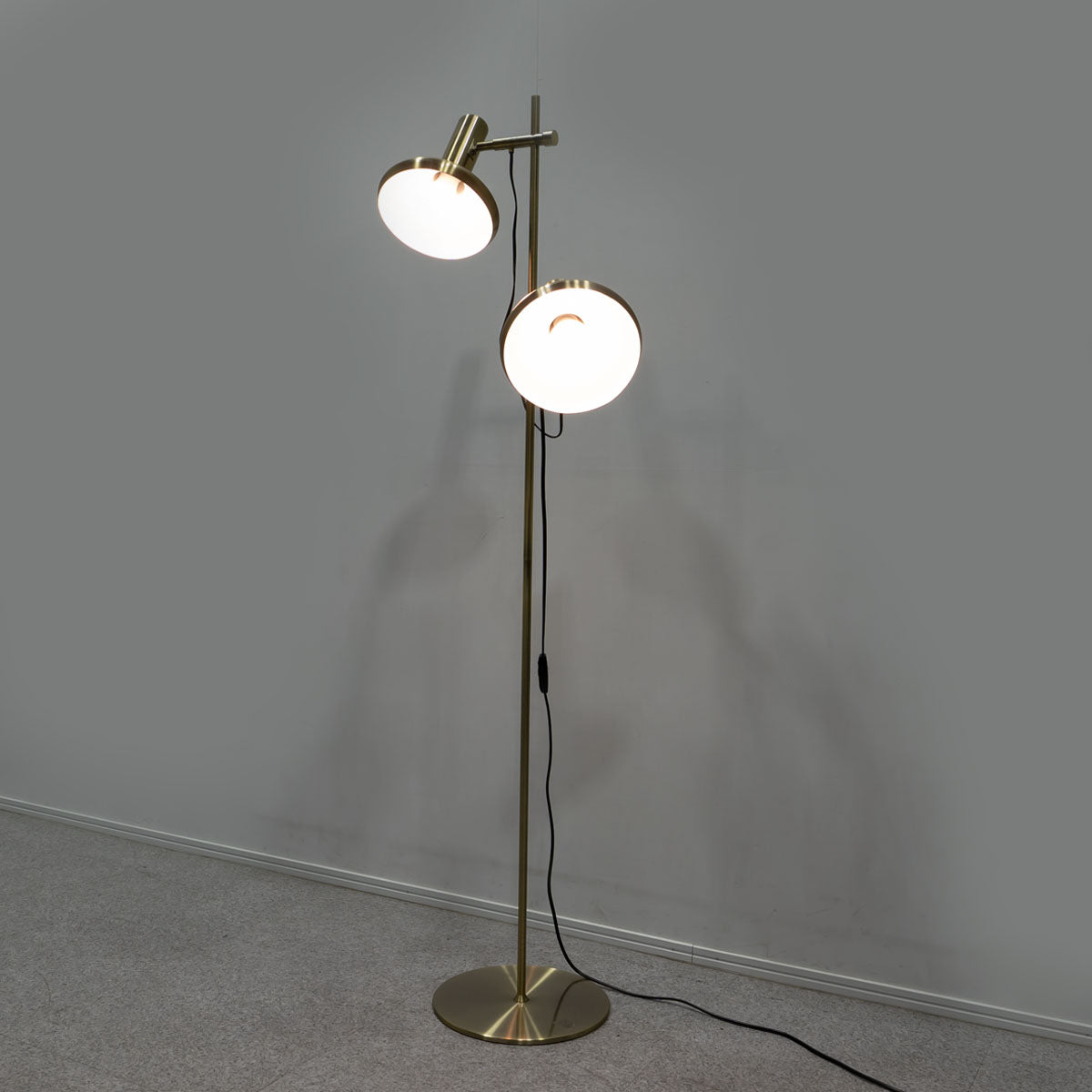 BoConcept / Duo Floor Lamp – Back to the Furniture