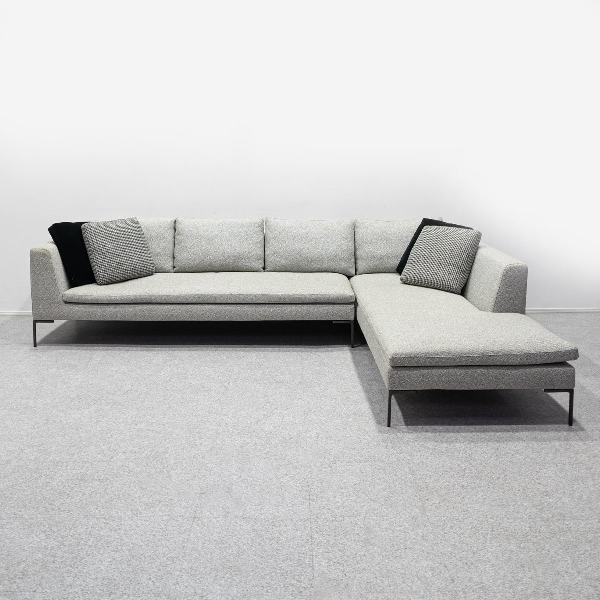 B&B ITALIA / CHARLES – Back to the Furniture