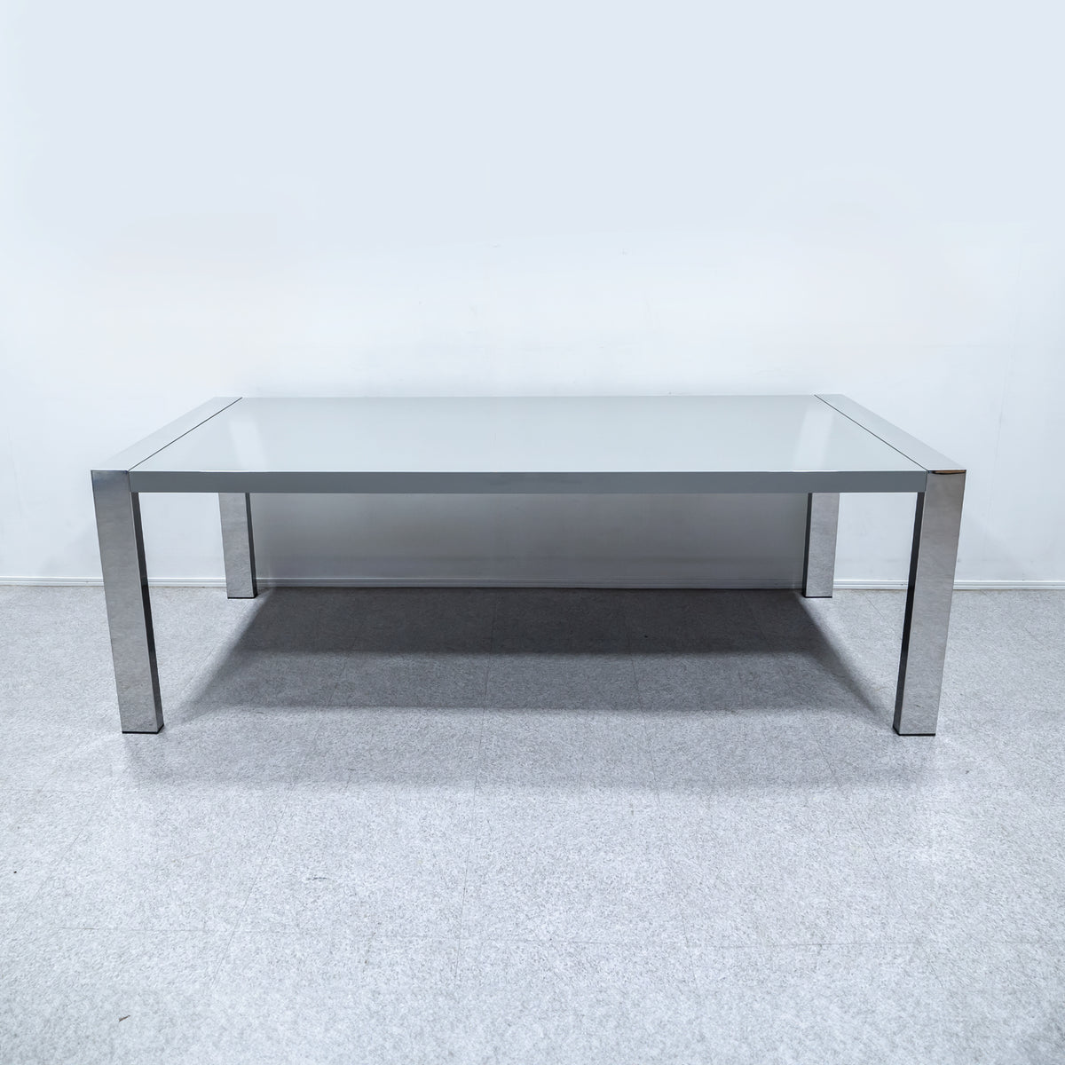 Minotti / LENNON – Back to the Furniture