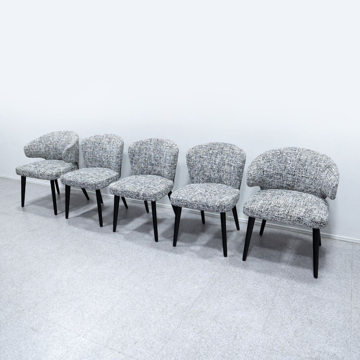 Minotti / ASTON Dinning – Back to the Furniture