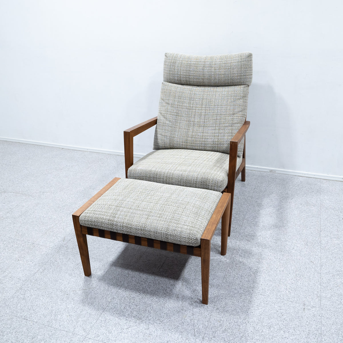 Ritzwell / BLAVA HIGH BACK EASY CHAIR , OTTOMAN – Back to the Ritzwell / BLAVA HIGH BACK EASY CHAIR , OTTOMAN – Back to the
