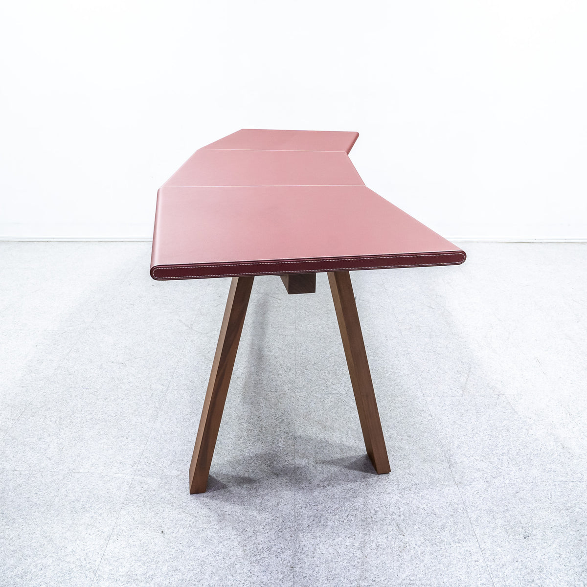 HERMES / Metiers desk – Back to the Furniture