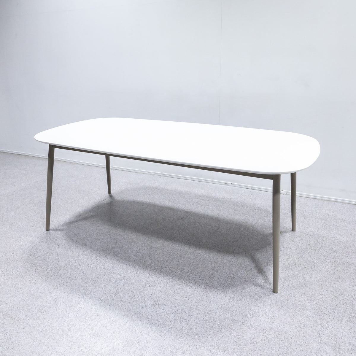 BoConcept / Kingston – Back to the Furniture