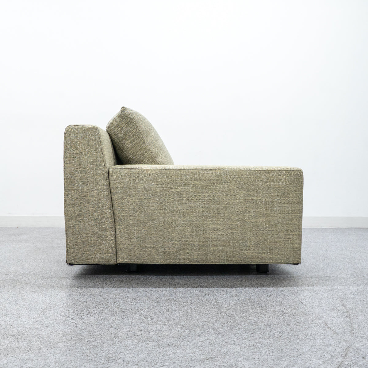 Cassina / 236 MISTER – Back to the Furniture