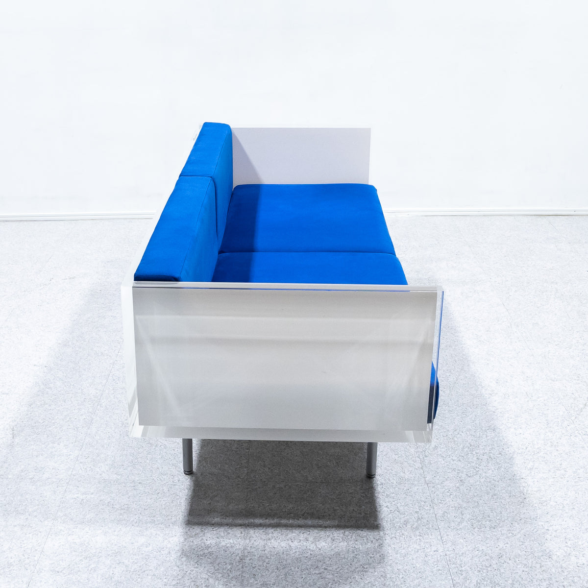 Cassina ixc. / AQUA CUBE – Back to the Furniture