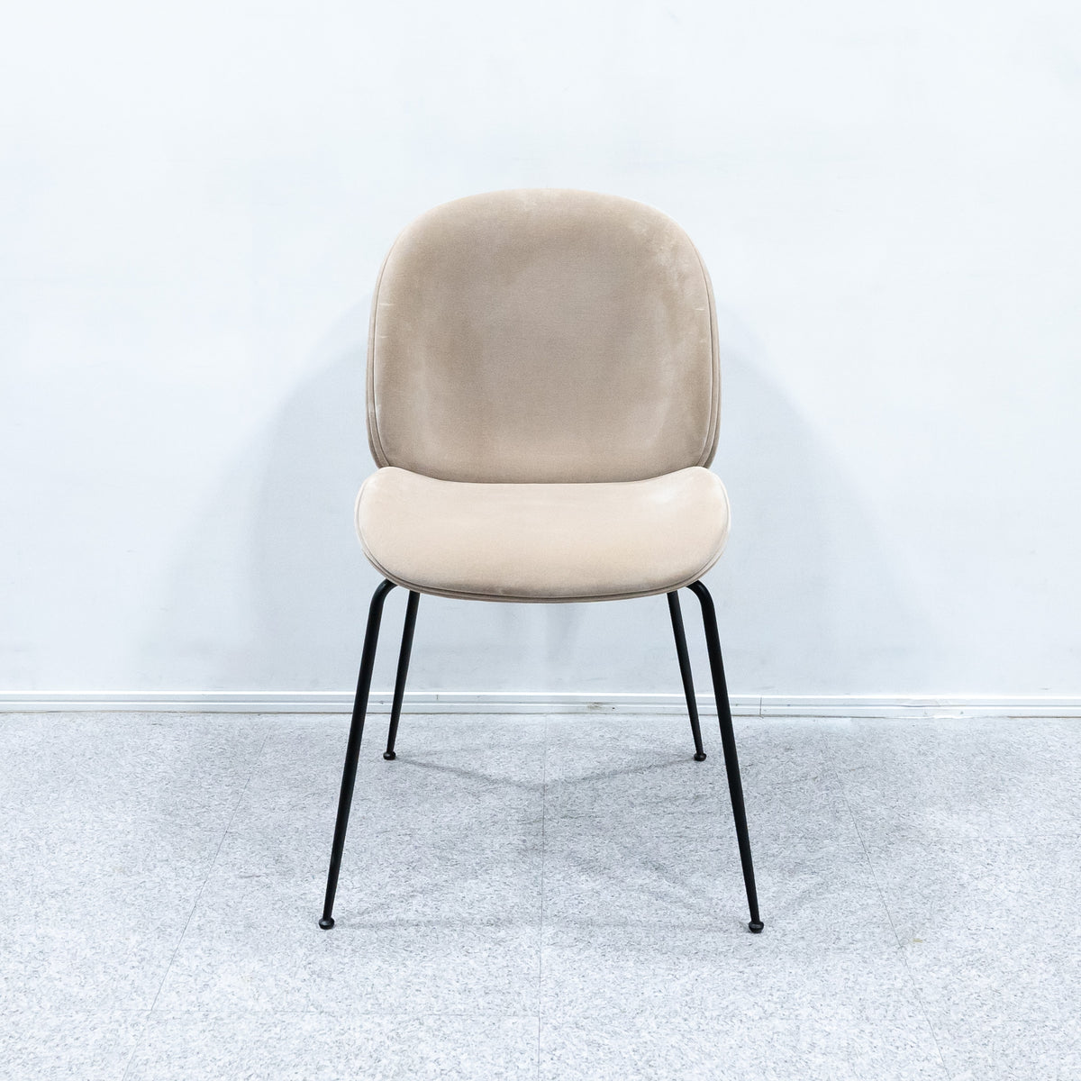 GUBI / Beetle Dining Chair Fully Upholstered – Back to the Furniture