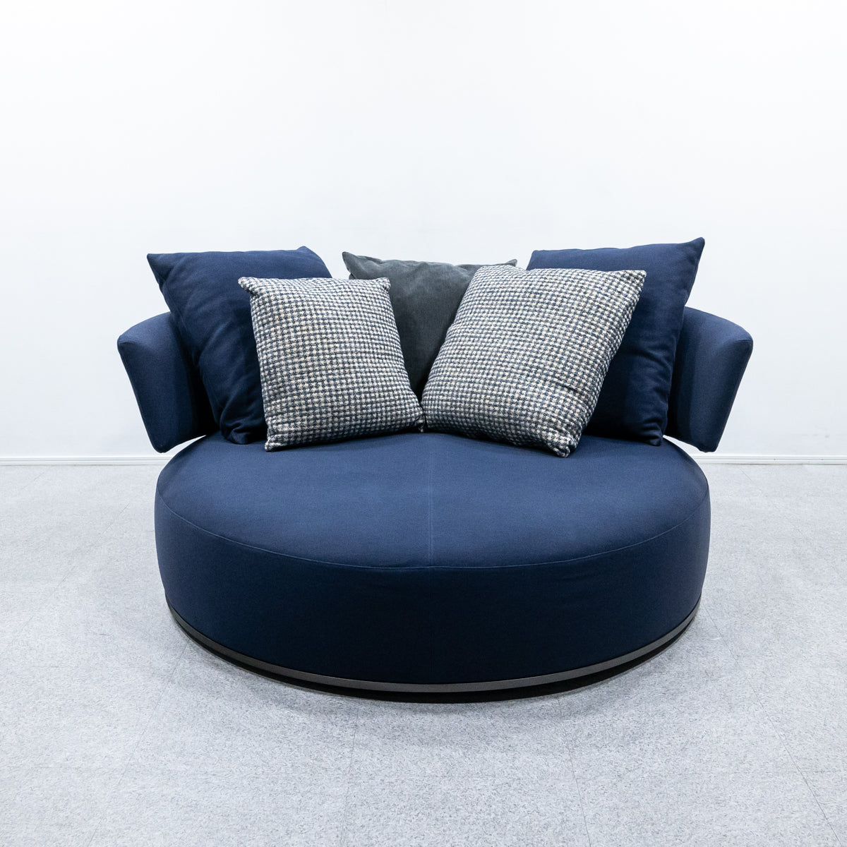 B&B ITALIA MAXALTO / Amoenus – Back to the Furniture