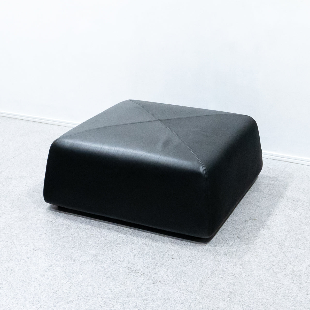 y*o様 arflex (アルフレックス) PU（ピーユー）オットマン / ダー arflex / PU – Back to the Furniture