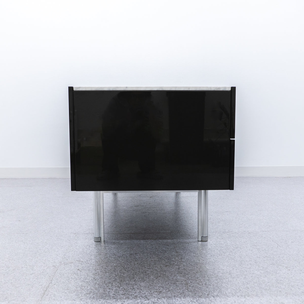 Cassina / 255 FLAT – Back to the Furniture
