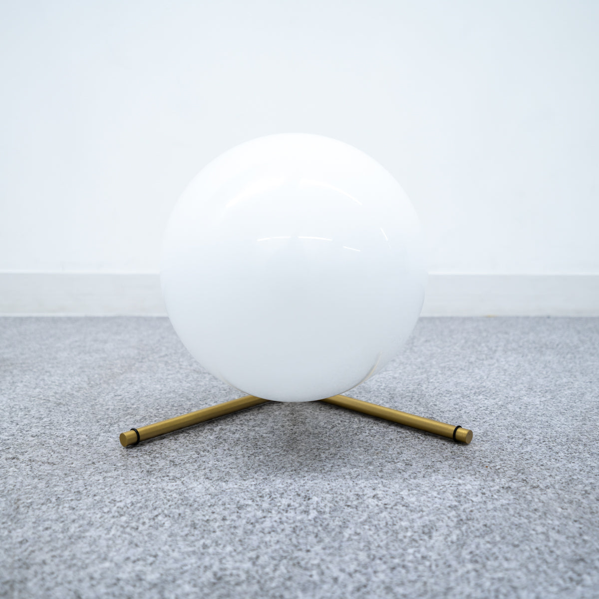 FLOS / IC Lights T2 – Back to the Furniture