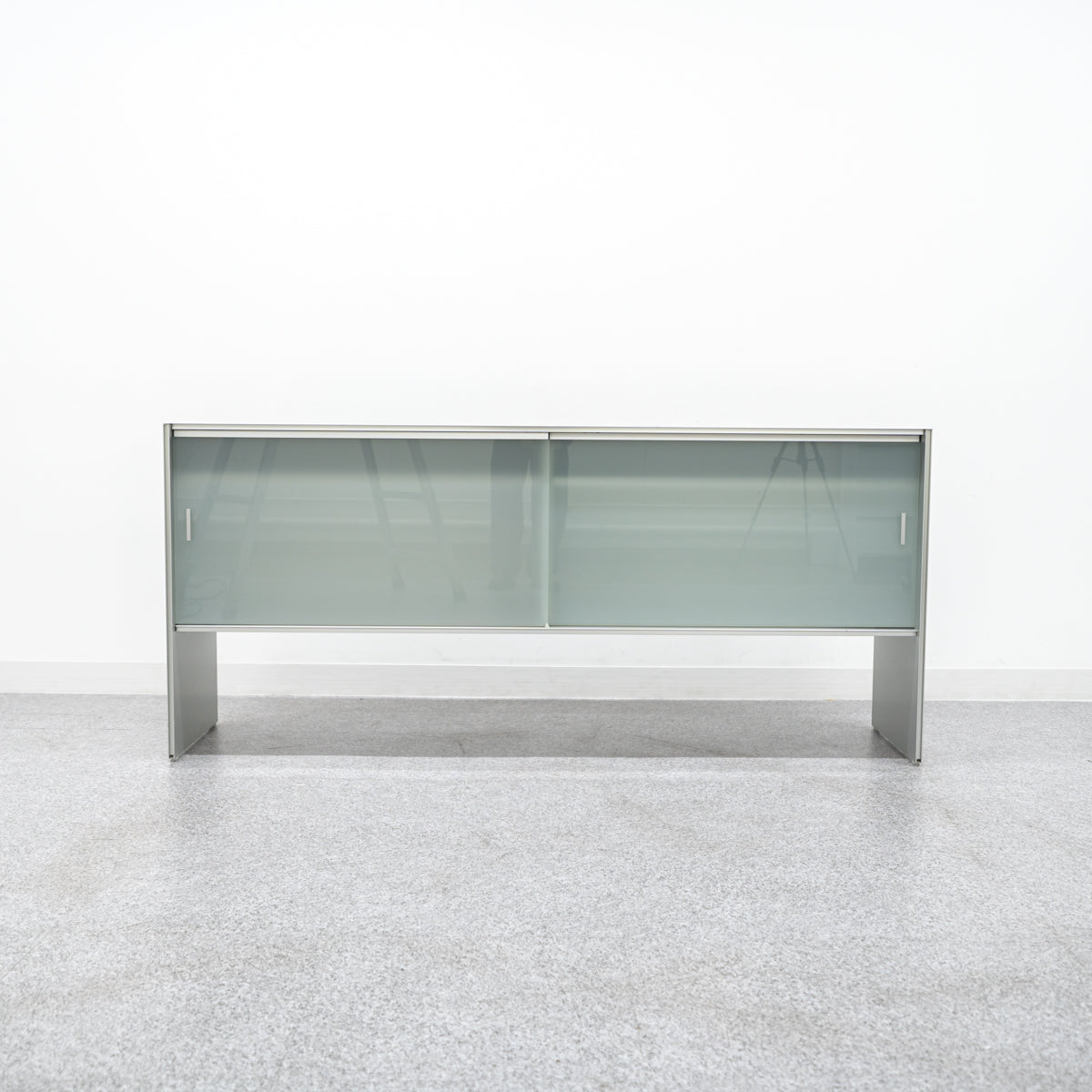 Cassina ixc. / AIR FRAME – Back to the Furniture