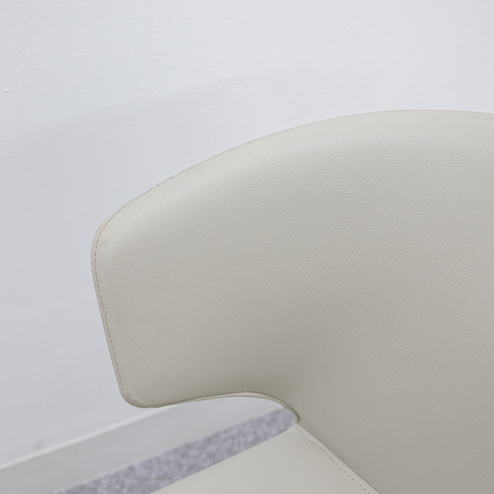 Cassina / 367 HOLA