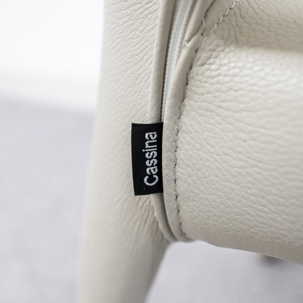 Cassina / 367 HOLA