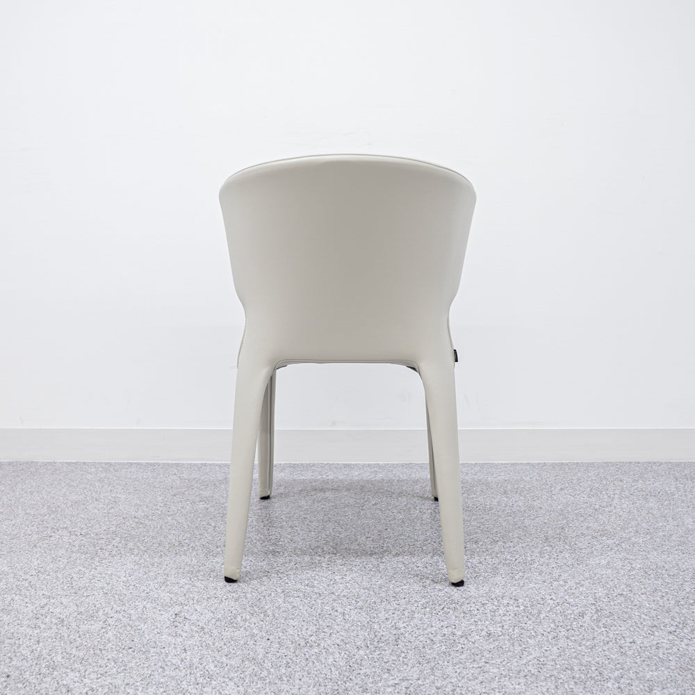 Cassina / 367 HOLA