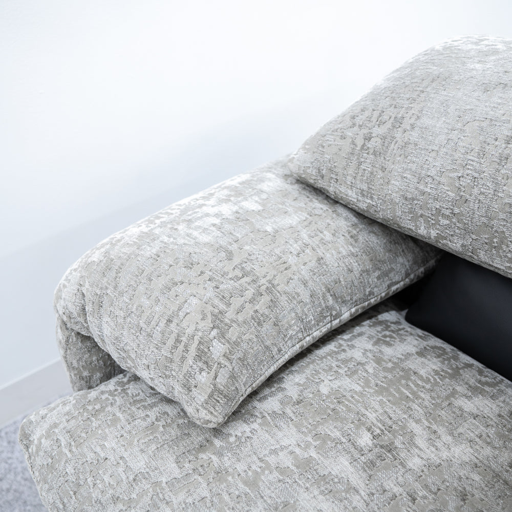 Cassina / 675 MARALUNGA
