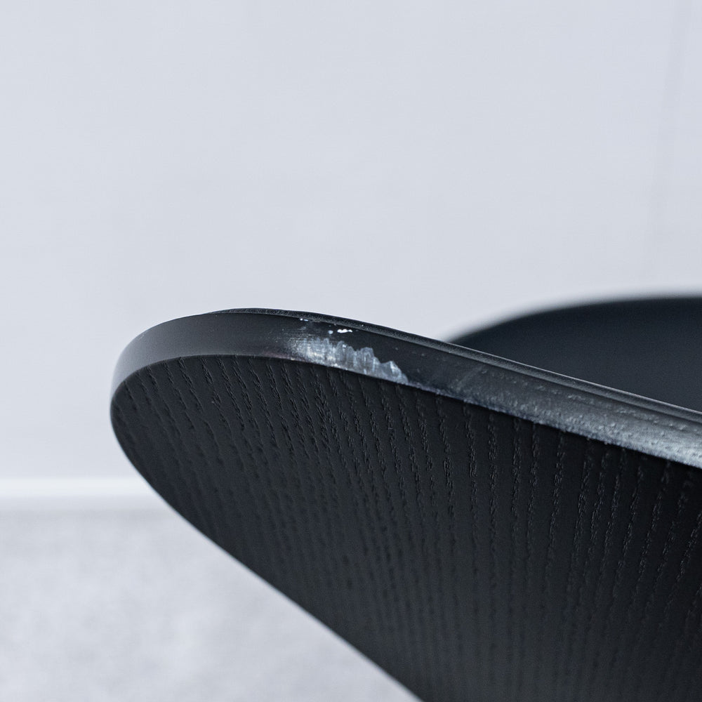 FRITZ HANSEN / SERIES 7 BLACK LEATHER