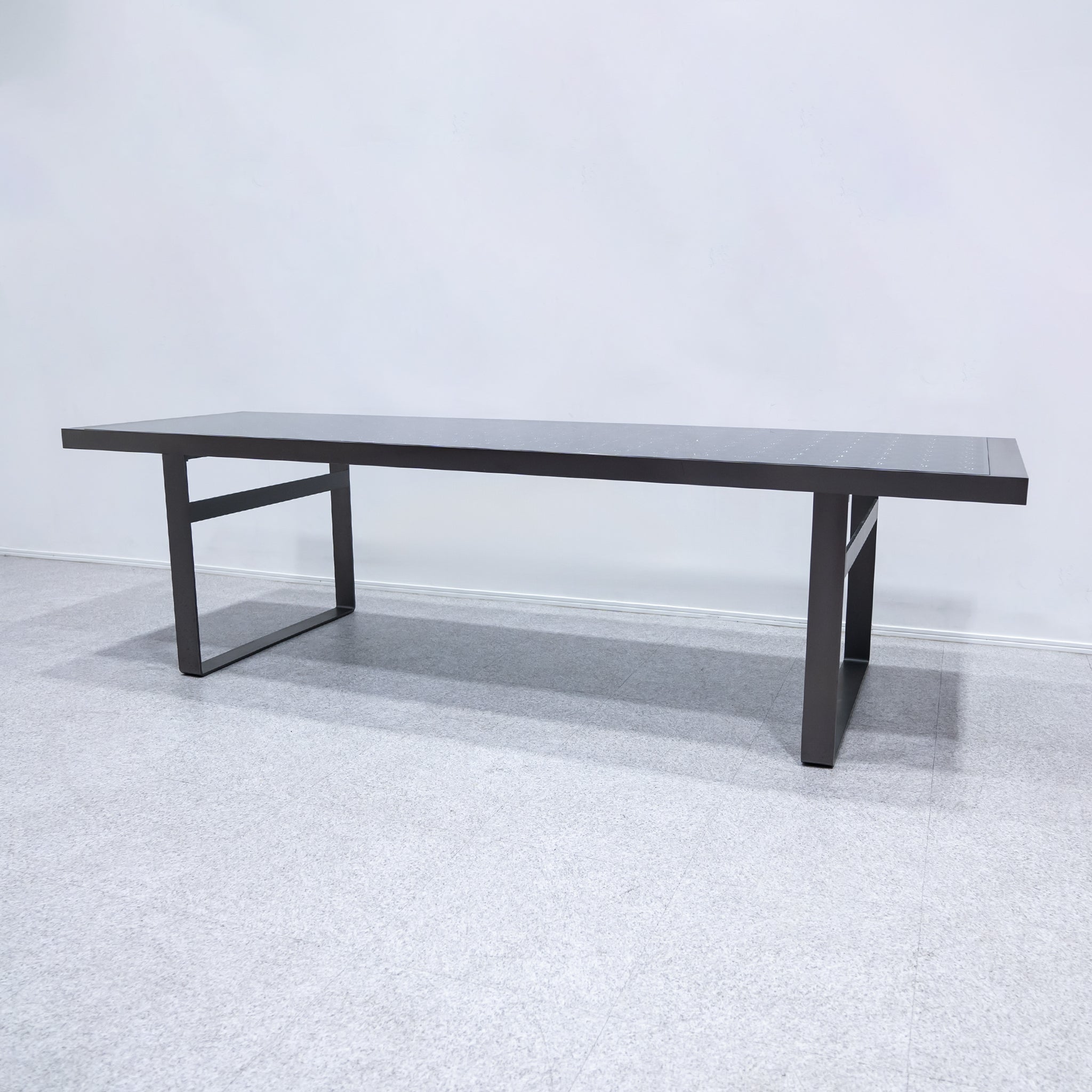 B&B ITALIA / LENS – Back to the Furniture