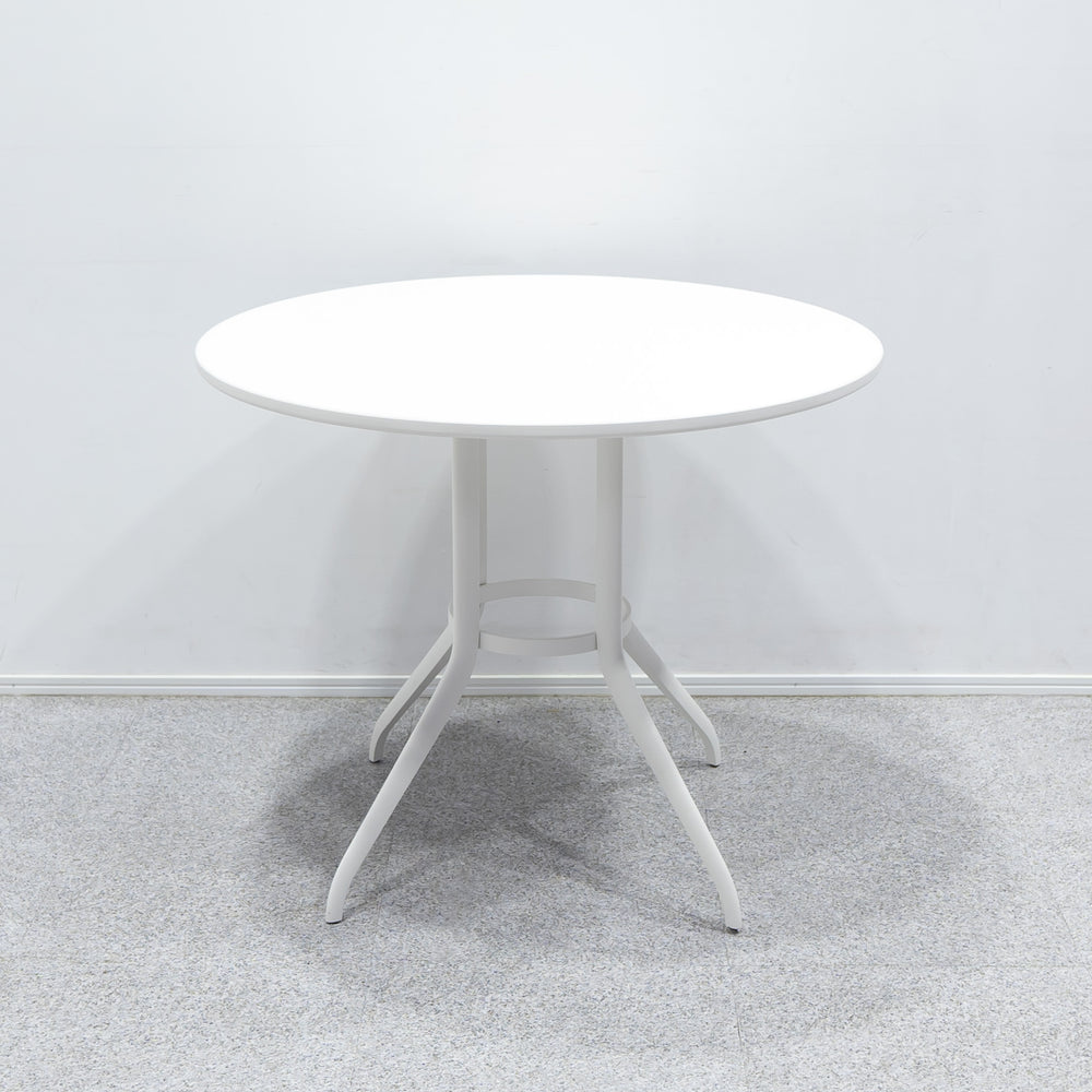DEDON / Injoy Round Dining Table , Play Armchair