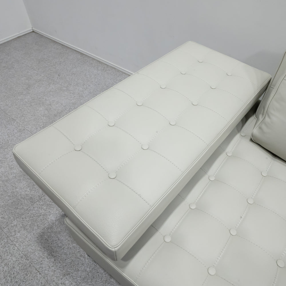 Cassina / 241 PRIVE 2P