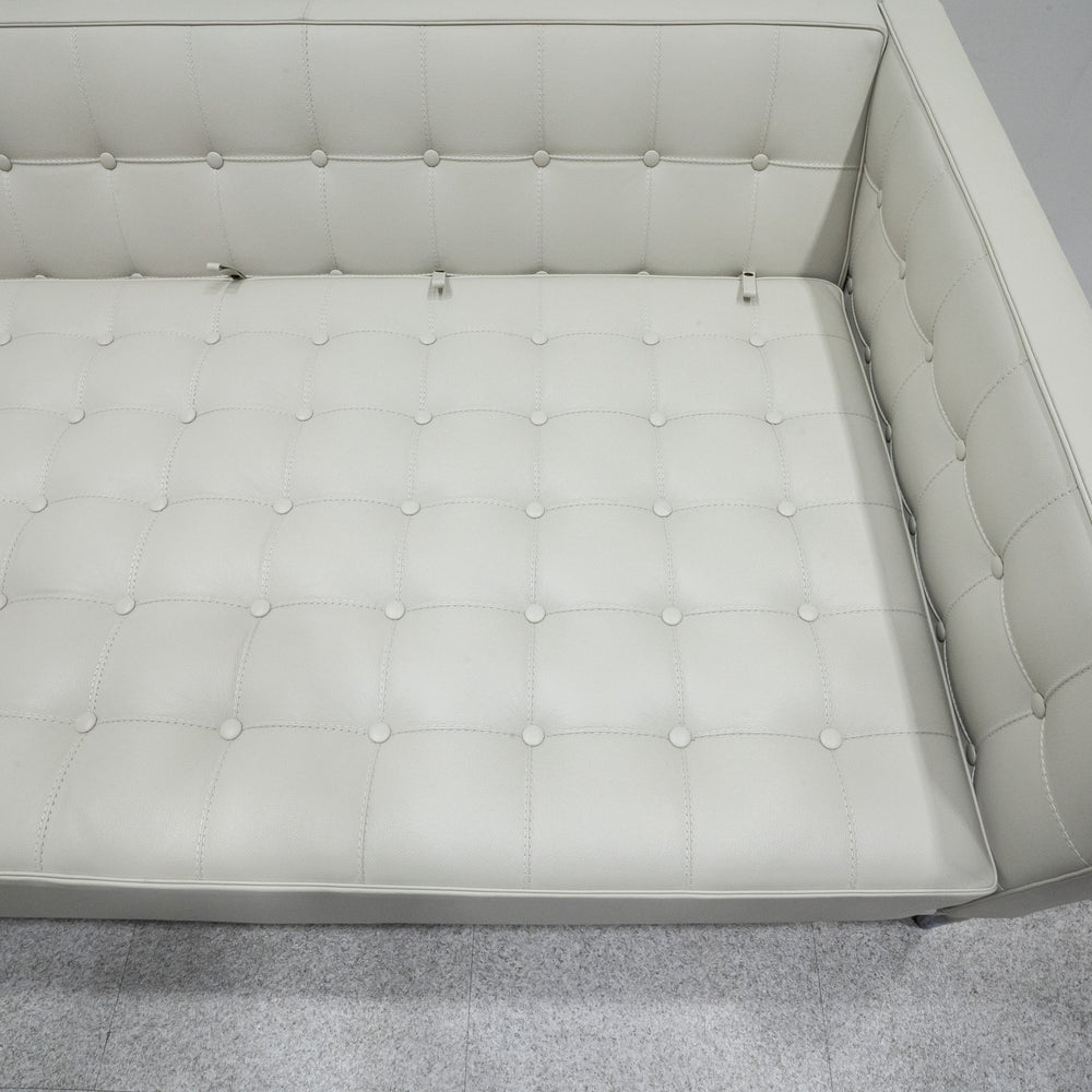 Cassina / 241 PRIVE 2P