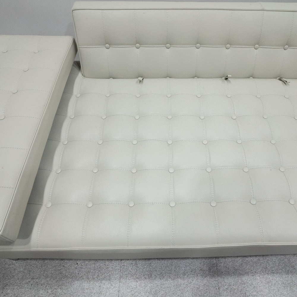 Cassina / 241 PRIVE 2P