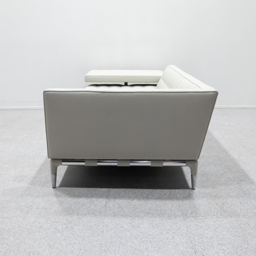 Cassina / 241 PRIVE 2P