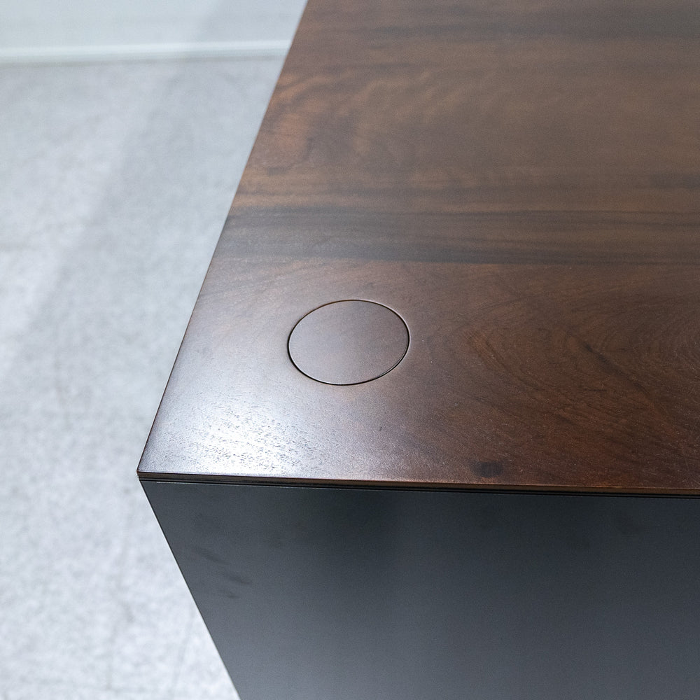 Cassina ixc. / AIR FRAME 3009 EXECUTIVE DESK