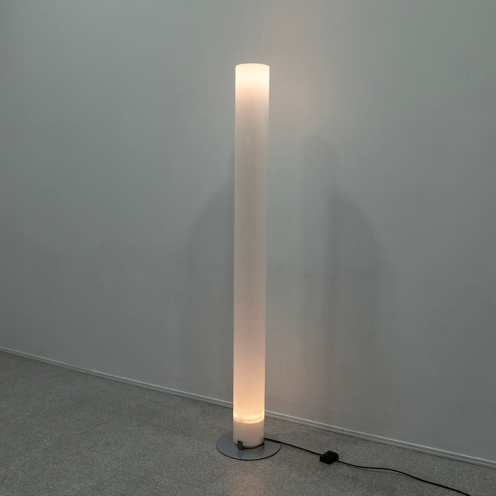 FLOS / STYLOS