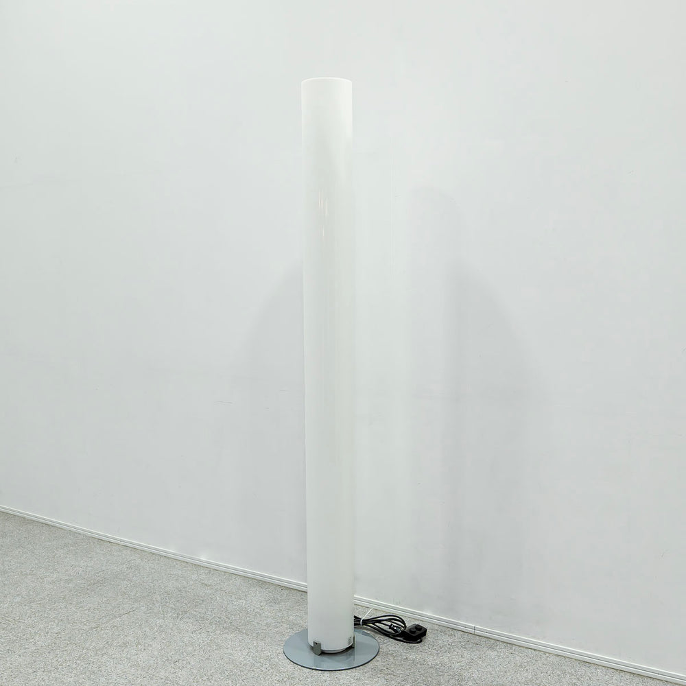 FLOS / STYLOS
