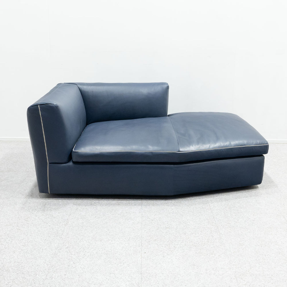 Cassina / 291 DRESS-UP!