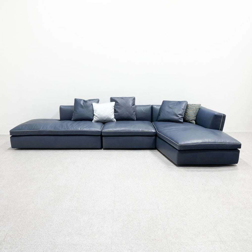 Cassina / 291 DRESS-UP!
