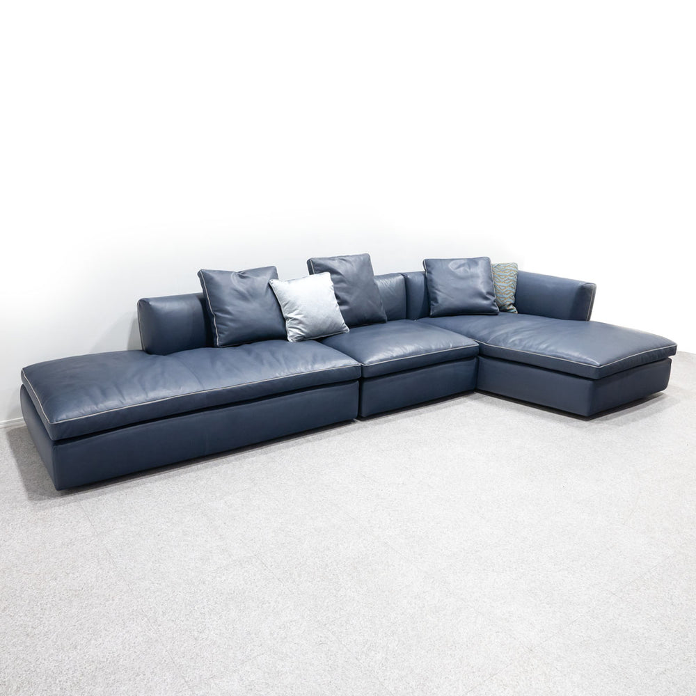 Cassina / 291 DRESS-UP!