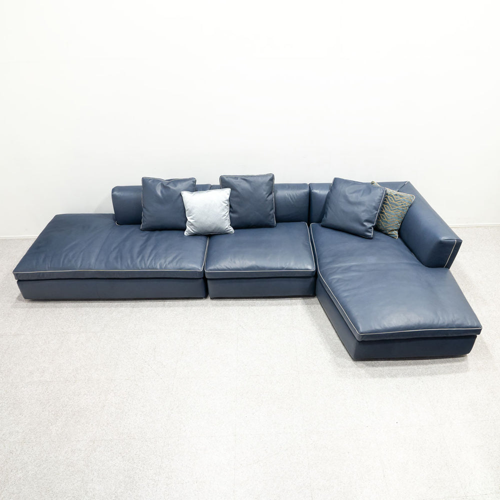 Cassina / 291 DRESS-UP!