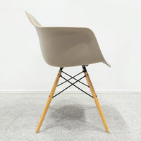 Herman Miller / Eames Plastic Arm Shell Chair