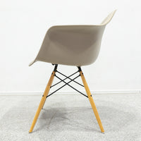Herman Miller / Eames Plastic Arm Shell Chair