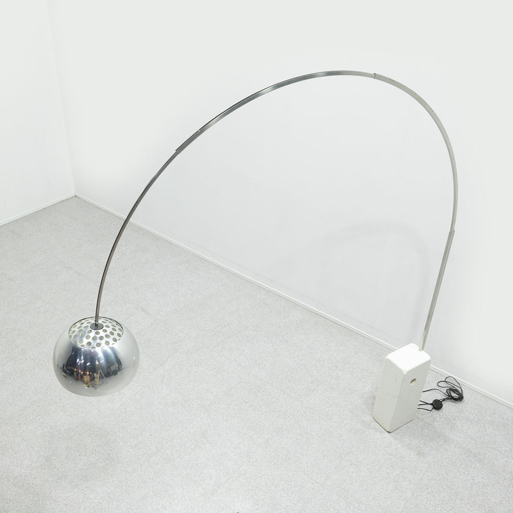 FLOS / ARCO