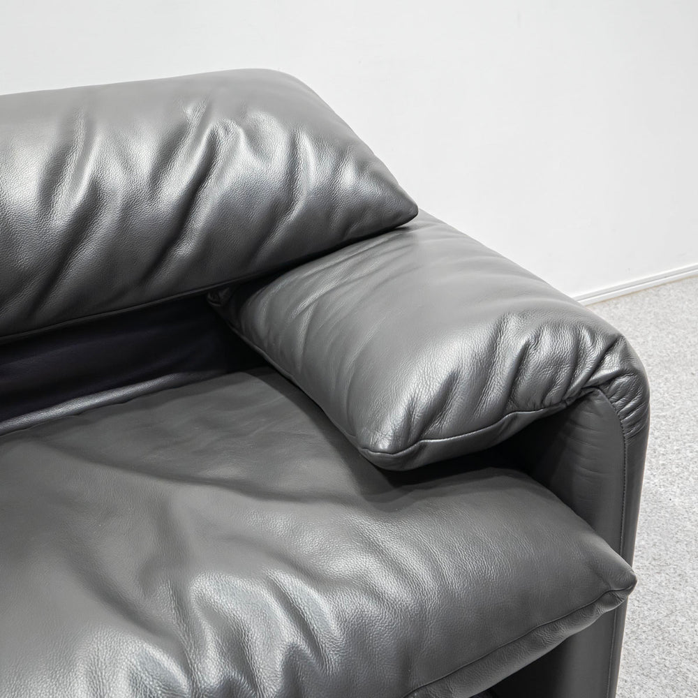 Cassina / 675 MARALUNGA 3P GLAY