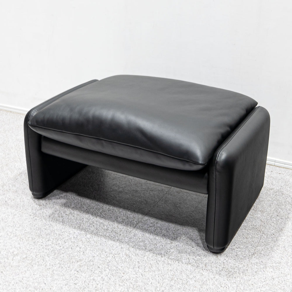 Cassina / 675 MARALUNGA 3P BLACK , OTTOMAN