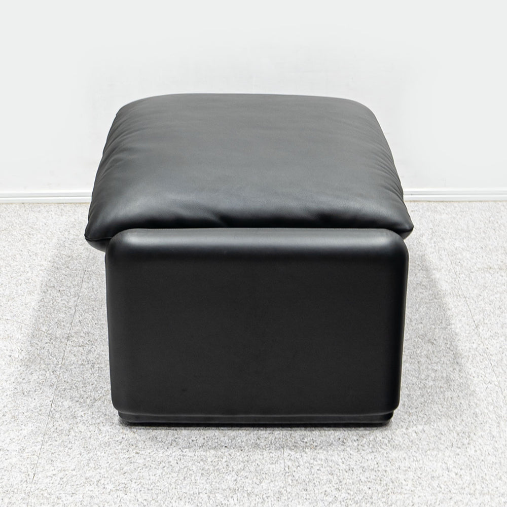 Cassina / 675 MARALUNGA 3P BLACK , OTTOMAN