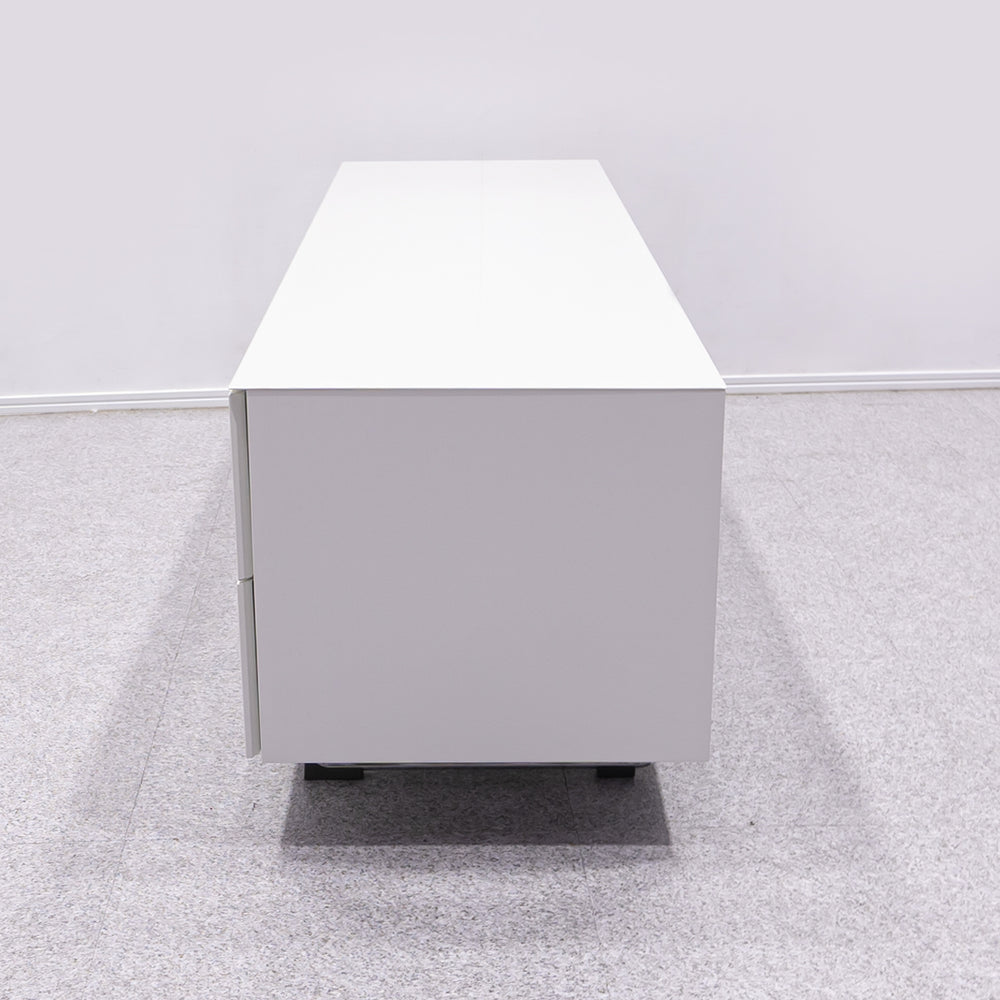 Cassina ixc. / LOTUS theater board