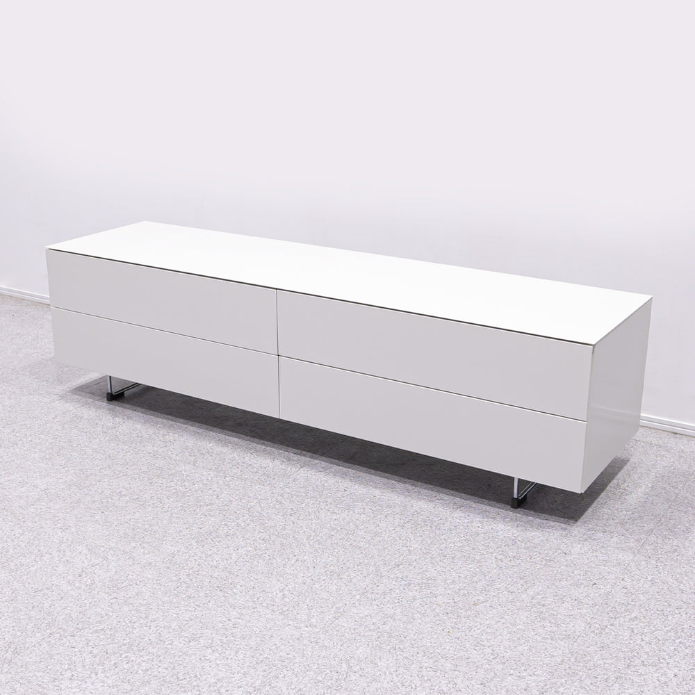 Cassina ixc. / LOTUS theater board