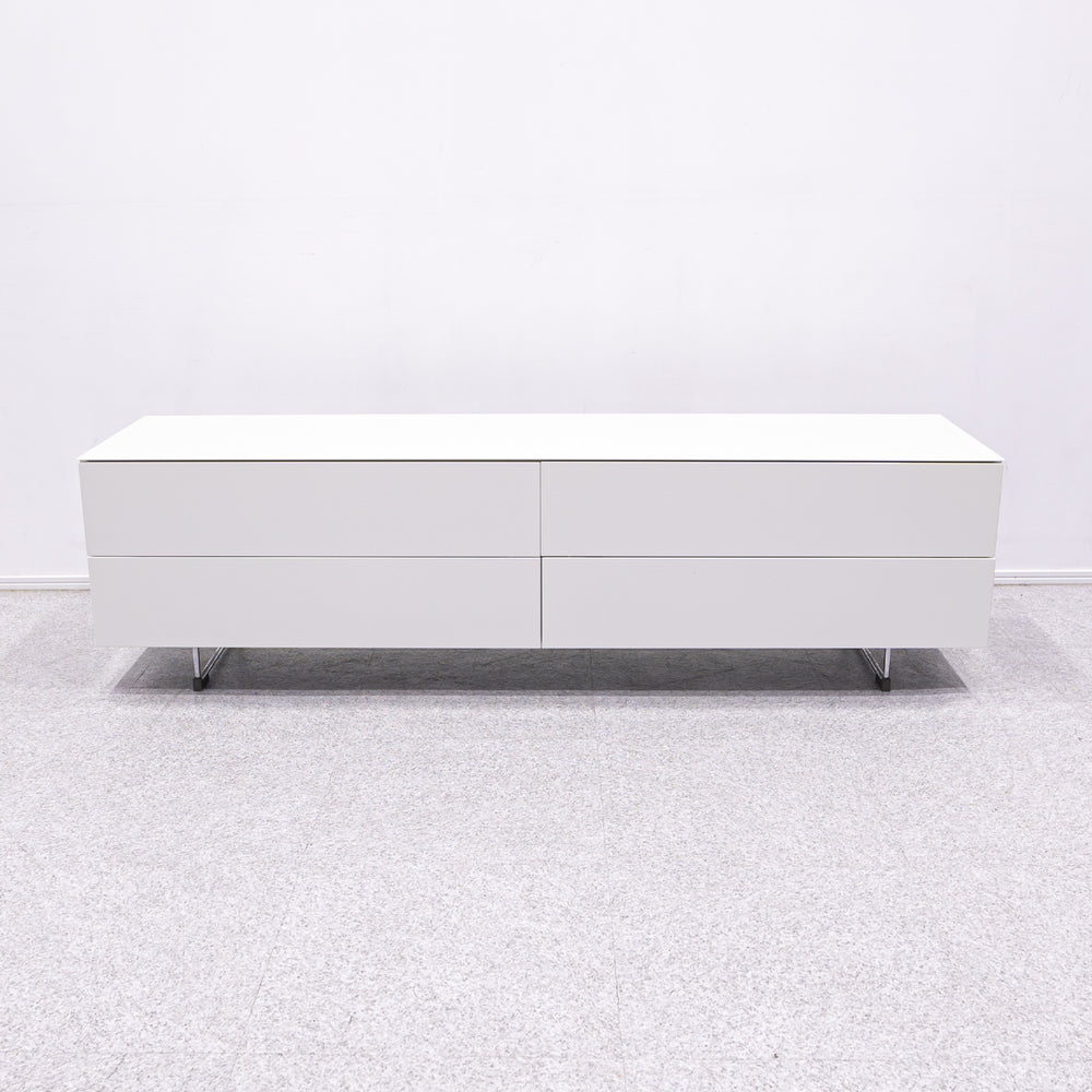 Cassina ixc. / LOTUS theater board