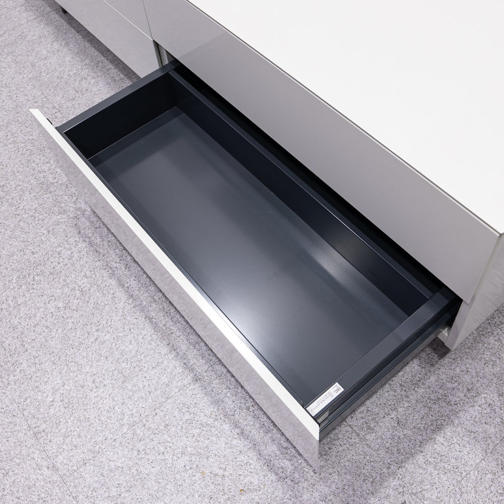 Cassina ixc. / LOTUS theater board