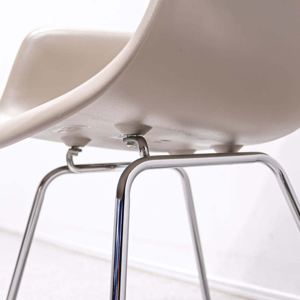 Herman Miller / Eames Molded Plastic Arm Shell Chair