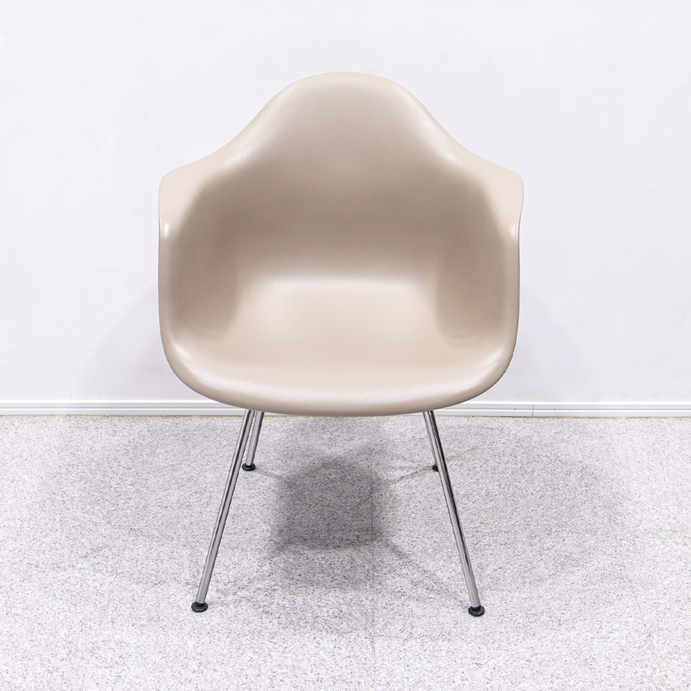 Herman Miller / Eames Molded Plastic Arm Shell Chair