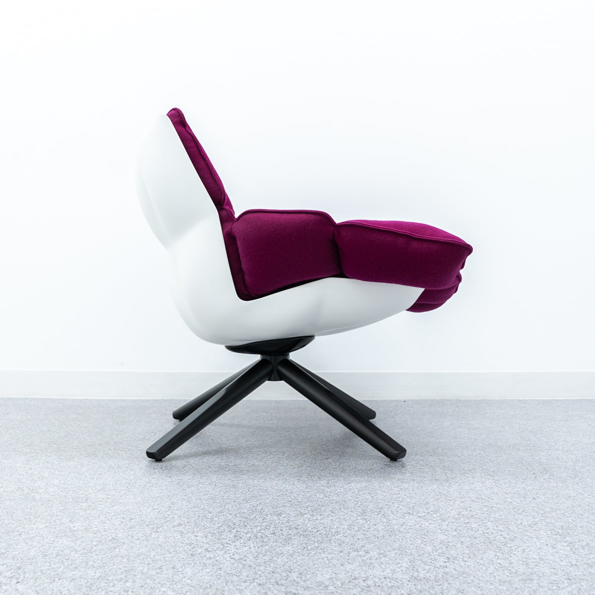 B&B ITALIA / HUSK – Back to the Furniture