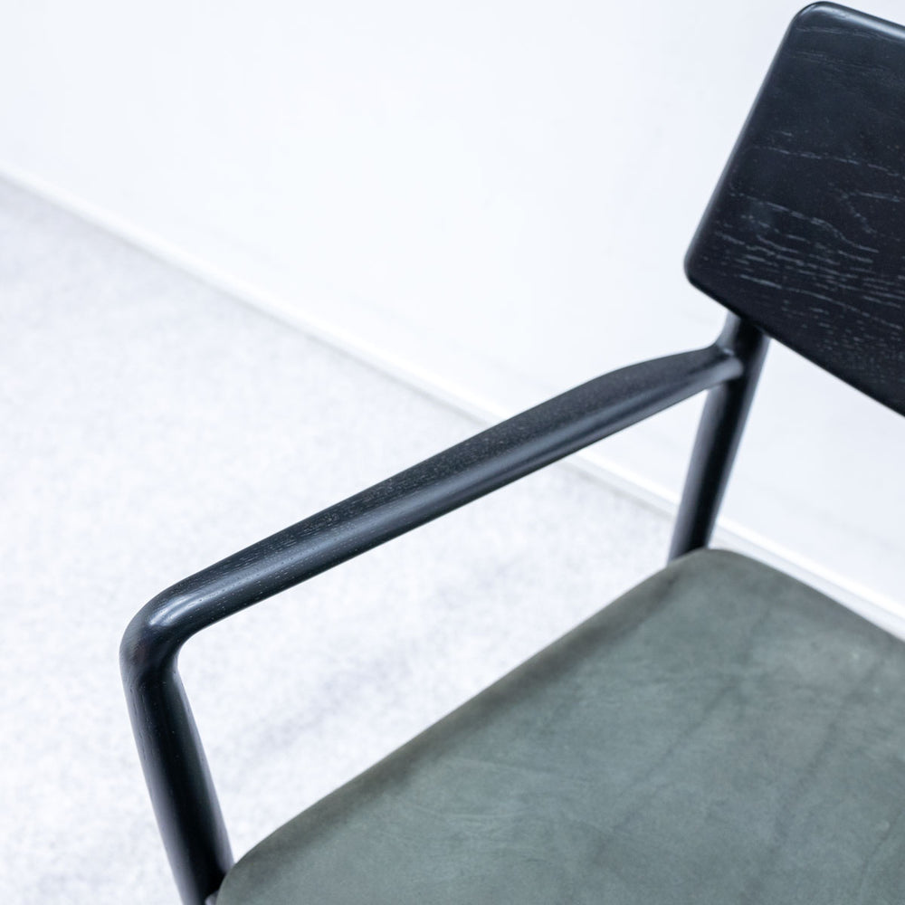 KARIMOKU CASE STUDY / A-DC02