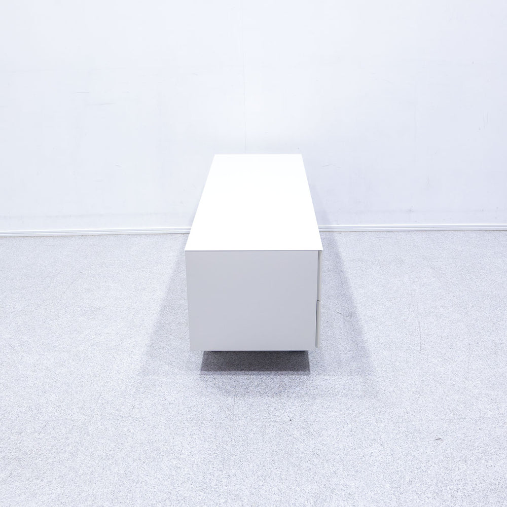 Cassina ixc. / LOTUS theater board