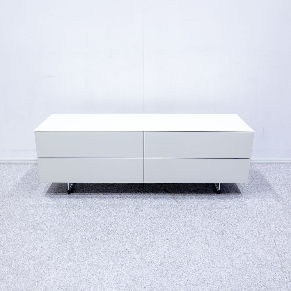 Cassina ixc. / LOTUS theater board