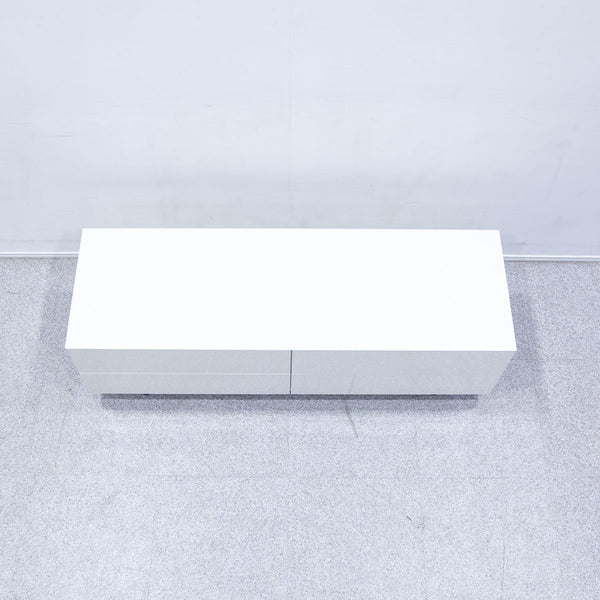 Cassina ixc. / LOTUS theater board